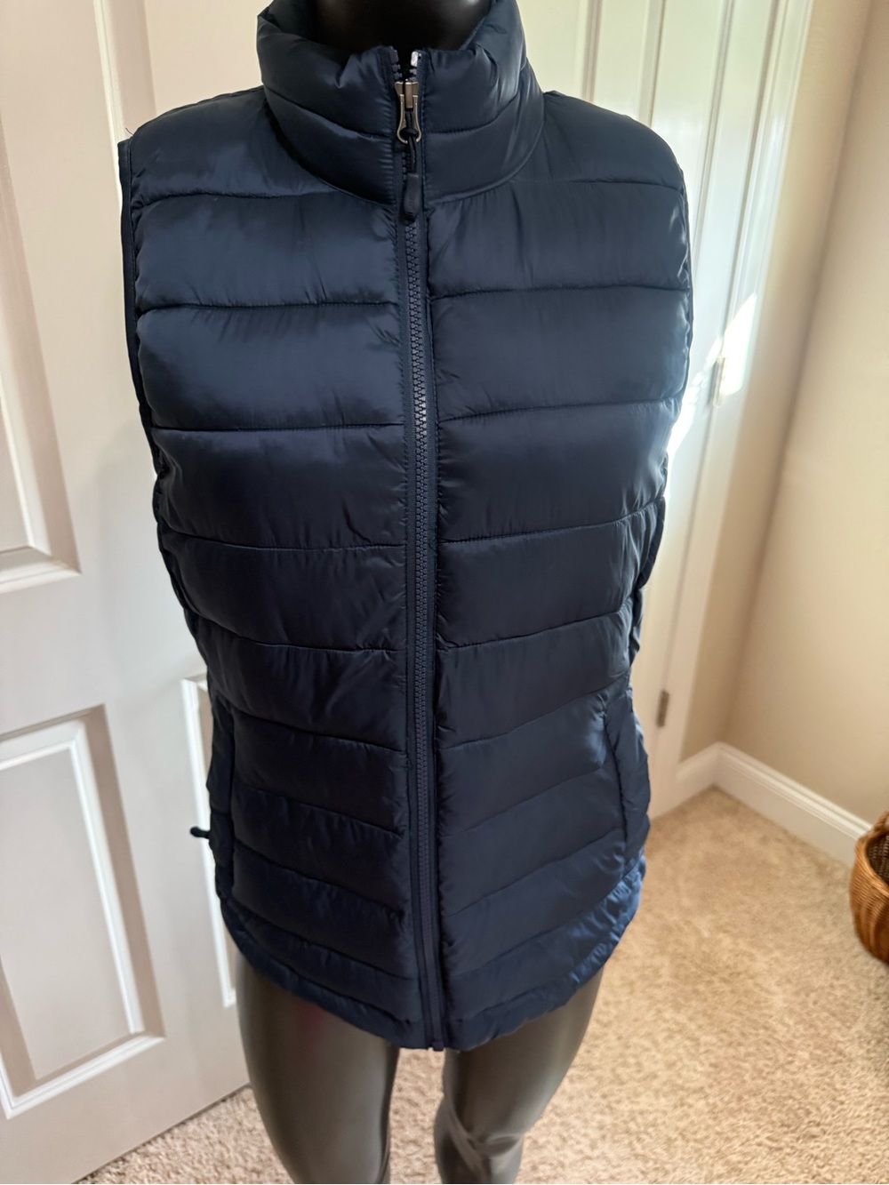 Lightweight Quilted Women's Puffer Vest - Navy